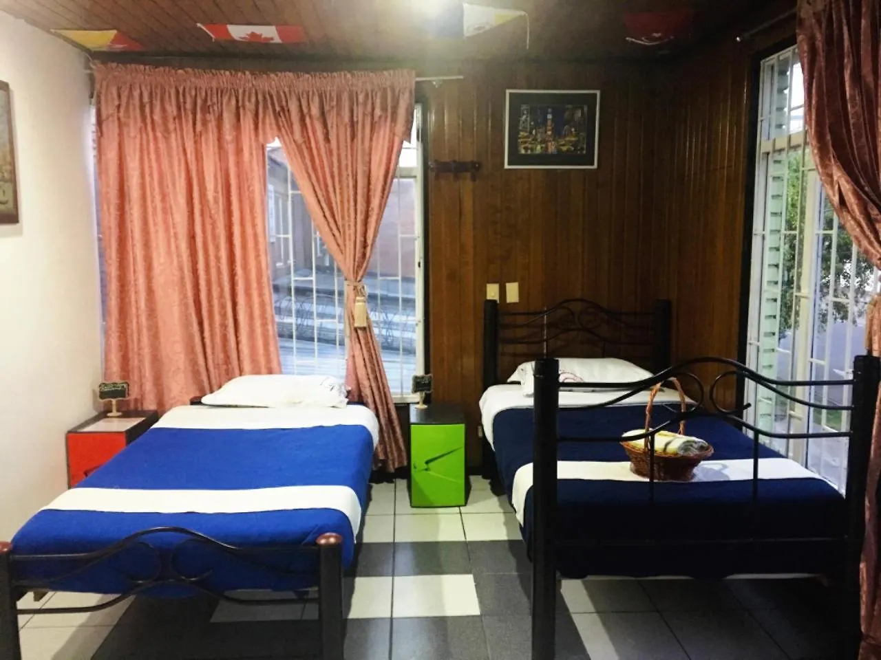 Como En Casa! Restaurante Y Hostal ボゴタ コロンビア