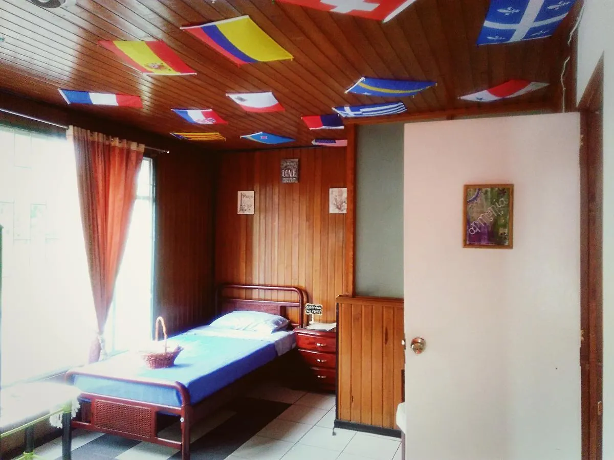 Como En Casa! Restaurante Y Hostal Μπογκοτά